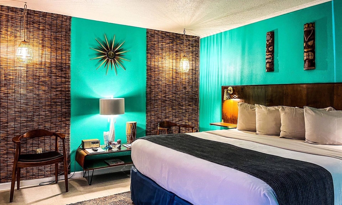 Tucumcari Hotel | Roadrunner Lodge