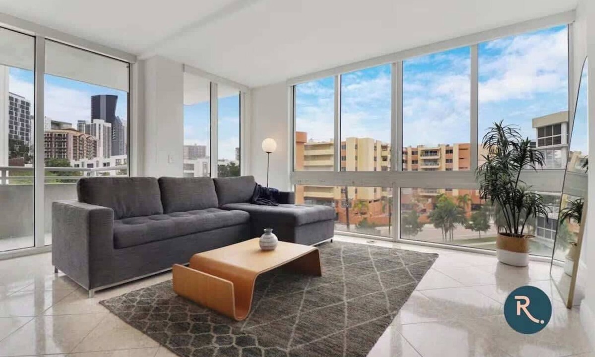 Sunny Isles Beach Apartment | Roami at Sunny Isles | Rooftop Pool | 4BR- 2 units