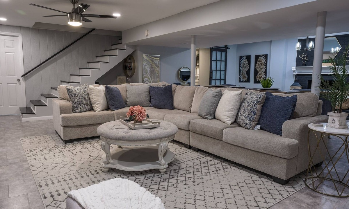 Roanoke House | Roanoke’s modern Lower Level Apt. (Basement).