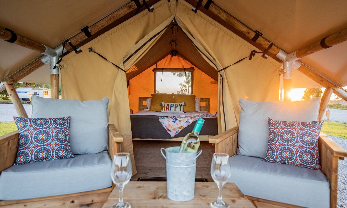 Cassville RV Rental | Roaring River's Cozy Nature Retreat