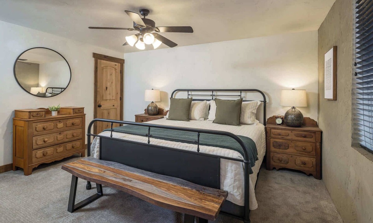 Moab South Valley Apartment | Robbers Lair - Hideout at the Rim
