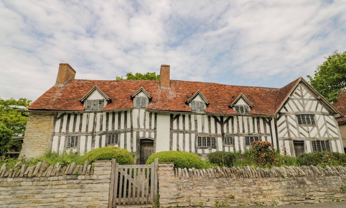 Quedgeley Cottage | Robbie's Barn