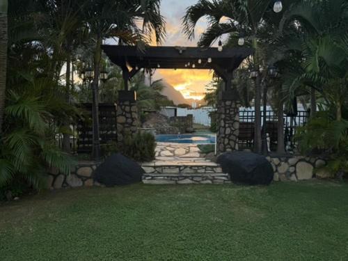 Wailuku House | Robbins Estate