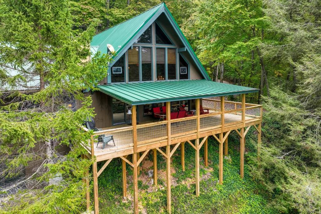 Robbinsville House | Robbinsville Vacation Rental w/Covered Balcony