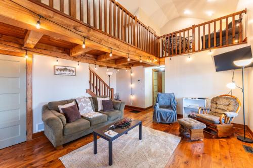 West Dundee House | Robin Crest with Hot Tub