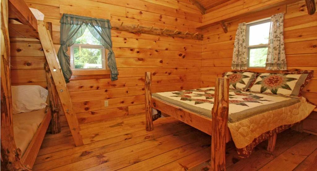 Lenhartsville Other | Robin Hill Camping Resort Deluxe Cottage 13