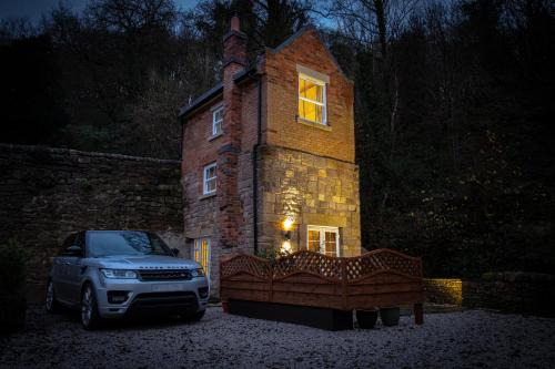 Whatstandwell House | Robin Hood Tower