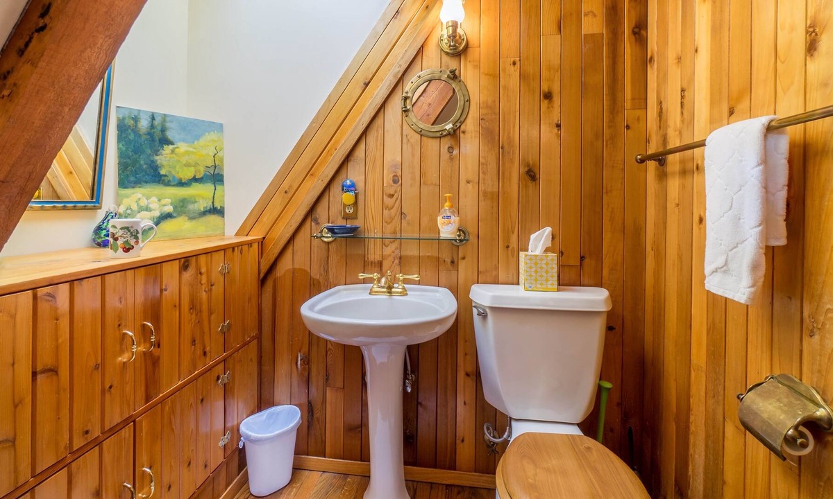 Parkdale House | Robin's Nest 4 Bedroom Home by RedAwning