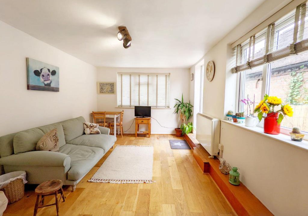 Billingshurst House | Robins Rest, Billingshurst