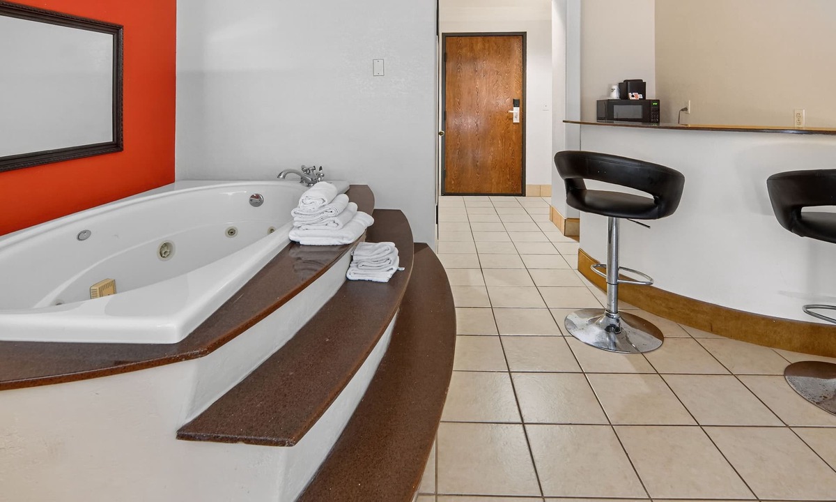 Robinson Hotel | Robinson Inn and Suites
