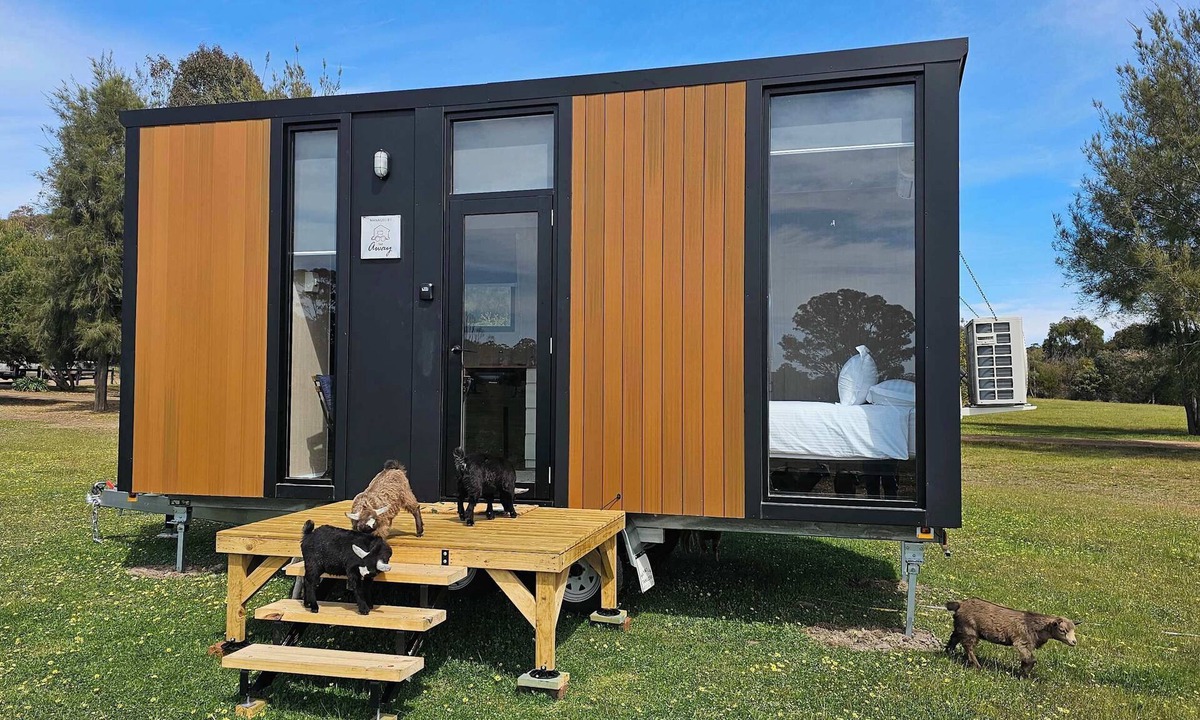 Myrtle Creek House | Roccos Retreat by Tiny Away