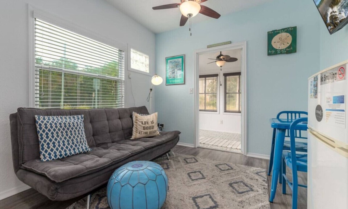 Treasure Island House | Rock Lobster 2 | Beachside Cottage in Treasure Island FL – Steps to Beach & John’s Pass
