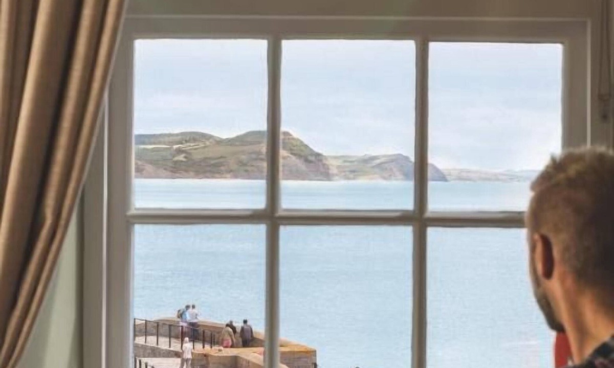 Lyme Regis Hotel | Rock Point Inn