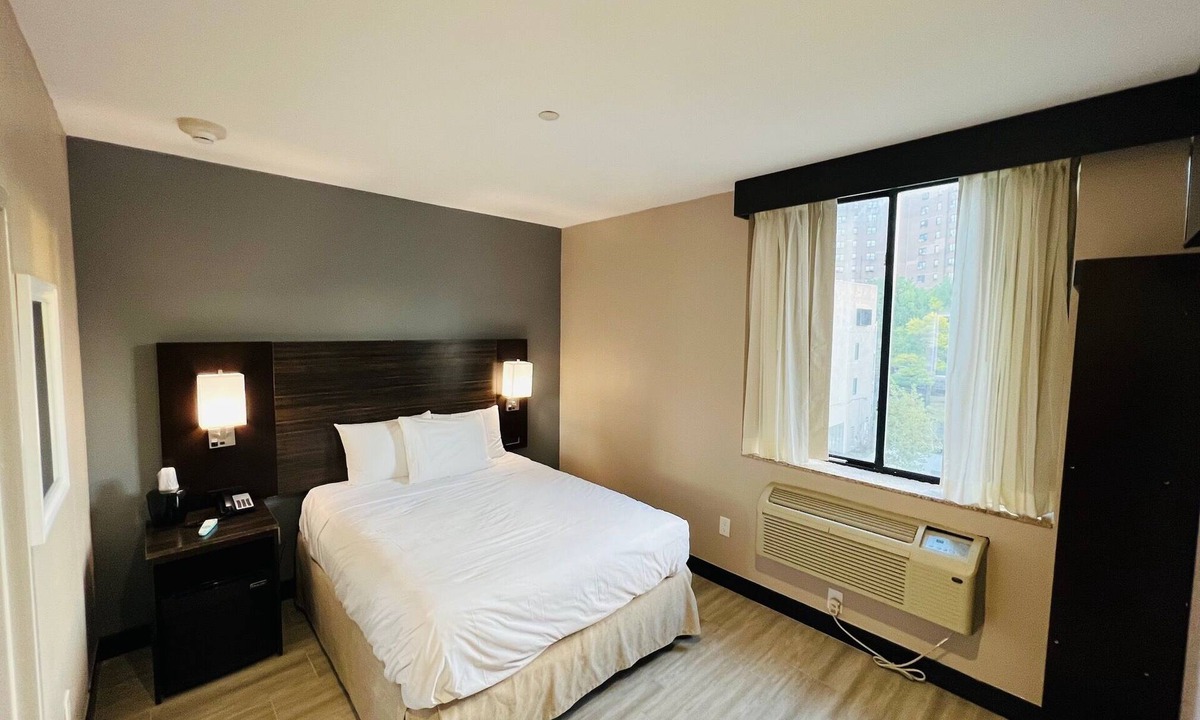 Brownsville Hotel | Rockaway Hotel Brooklyn