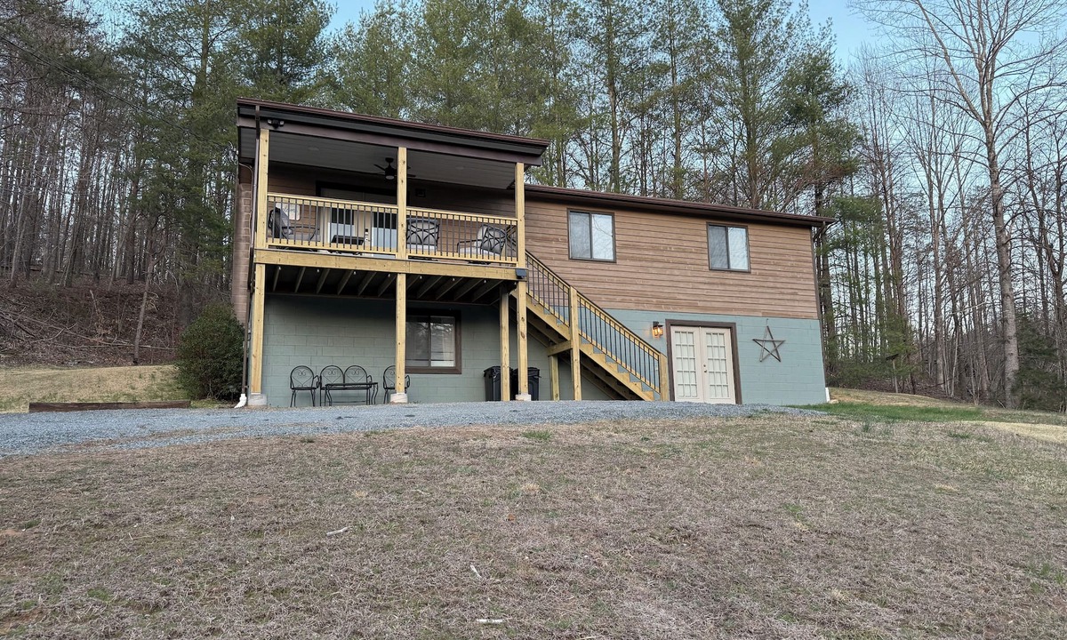 Faber House | Rockfish River Retreat