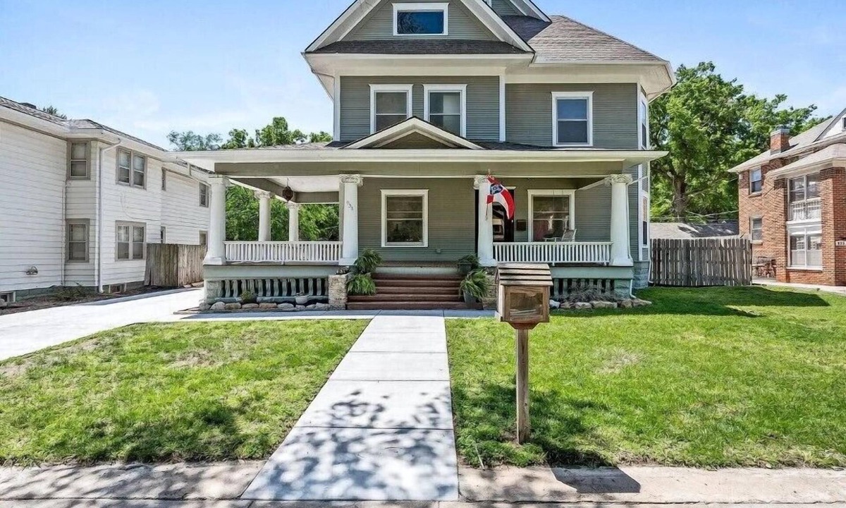 Wichita House | Rocking Riverside - Pool! Hot Tub! Sauna! Pool Table! - 5 K