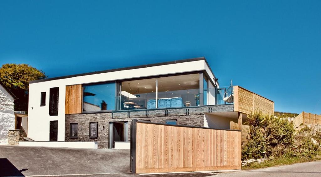 Newquay House | Rockpools