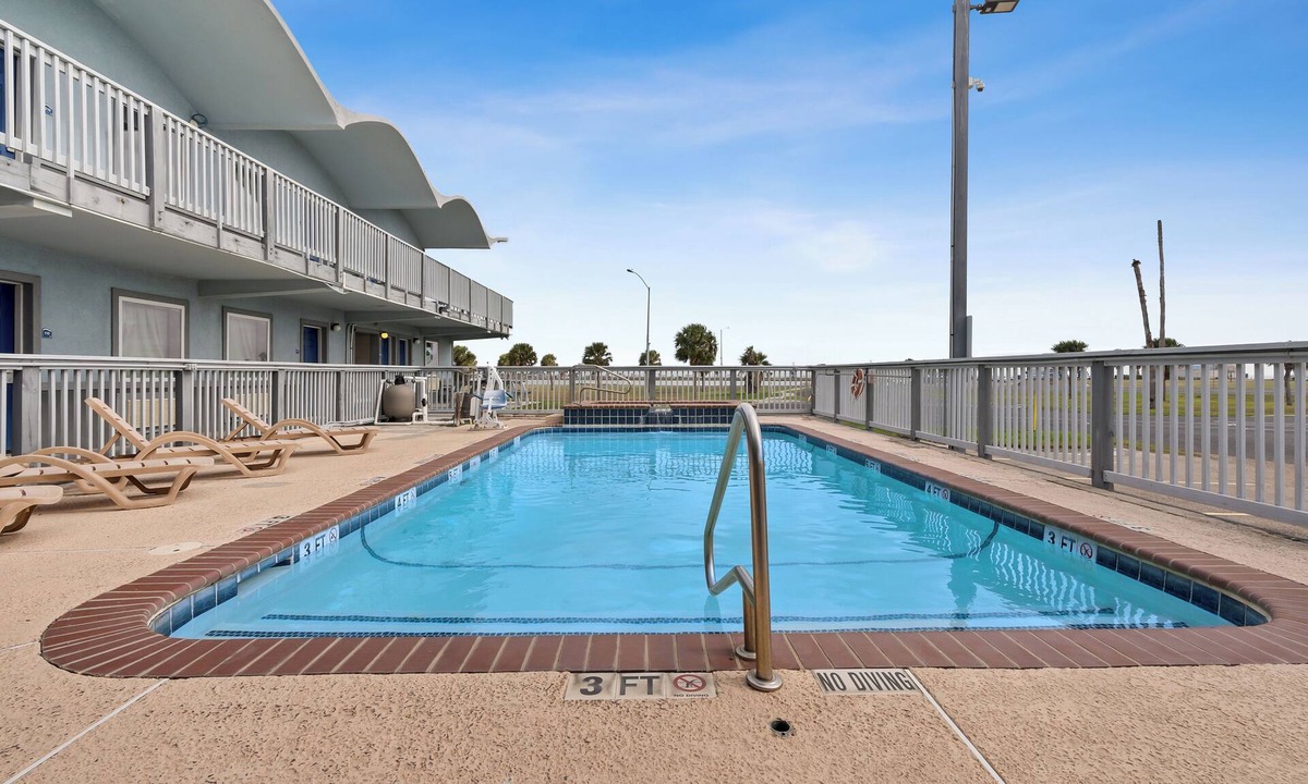 Rockport Hotel | Rockport beach, pool, 2nd level, double queen