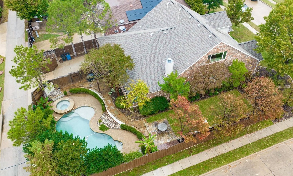 Rockwall House | Rockwall Urban Oasis- 3600sqft -Pool/Spa/Game Room/Office-Overlooks Lake/Park