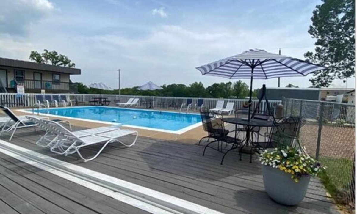 Lake Ozark Hotel | Rockwood Resort Motel