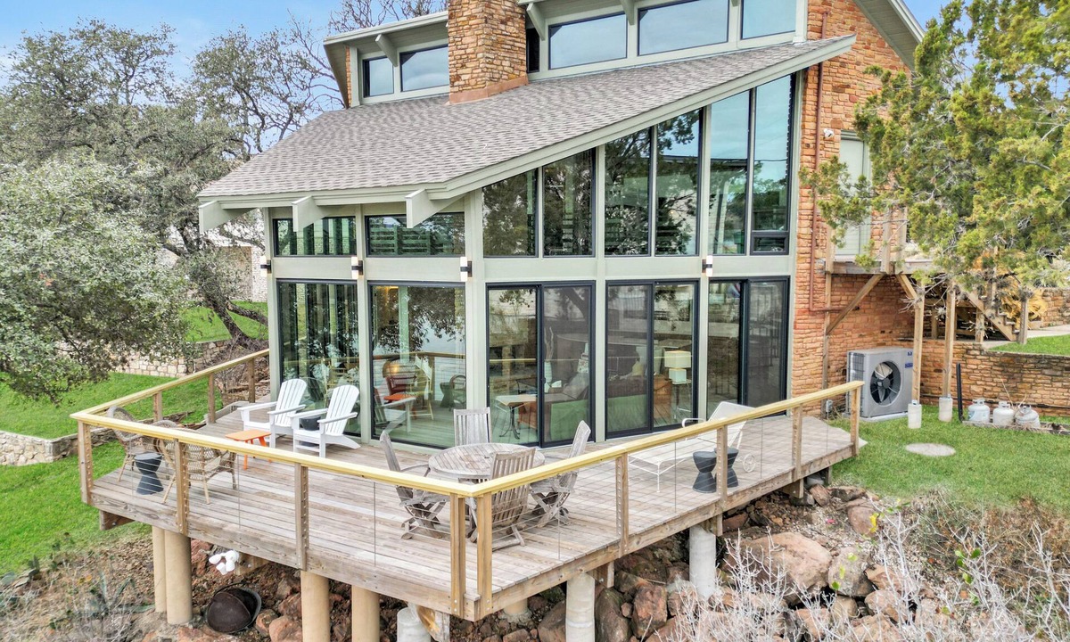 Buchanan Dam House | Rockwood Retreat at Inks Lake