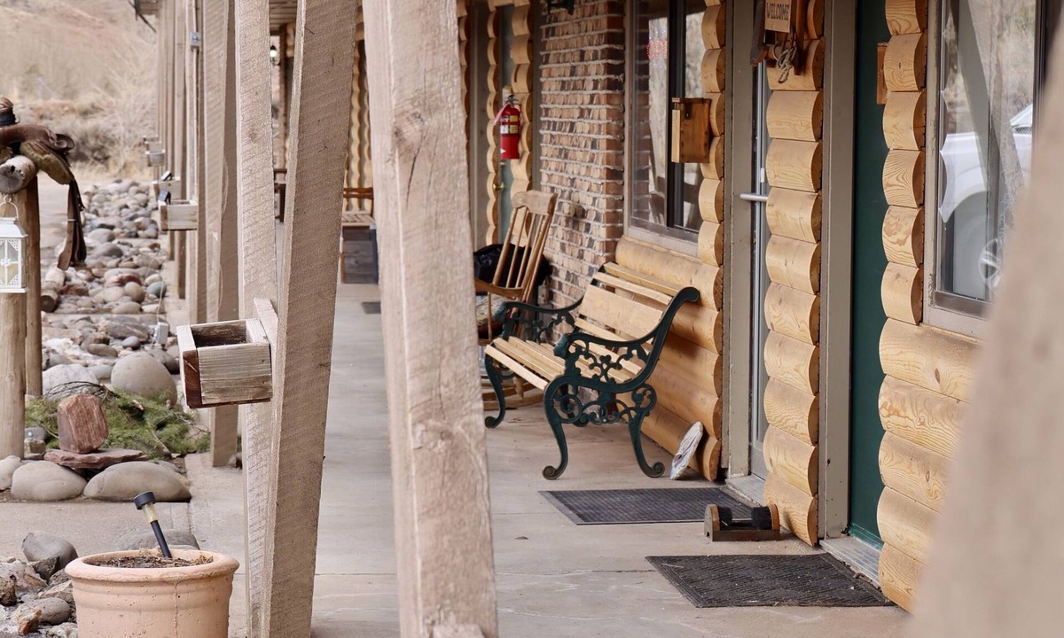 Dubois Hotel | Rocky Mountain Lodge