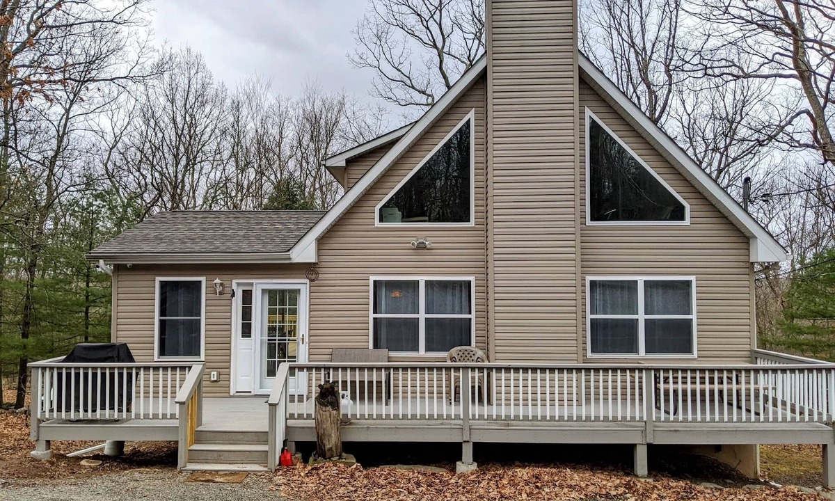 Lackawaxen House | Rocky Road Chalet - Masthope