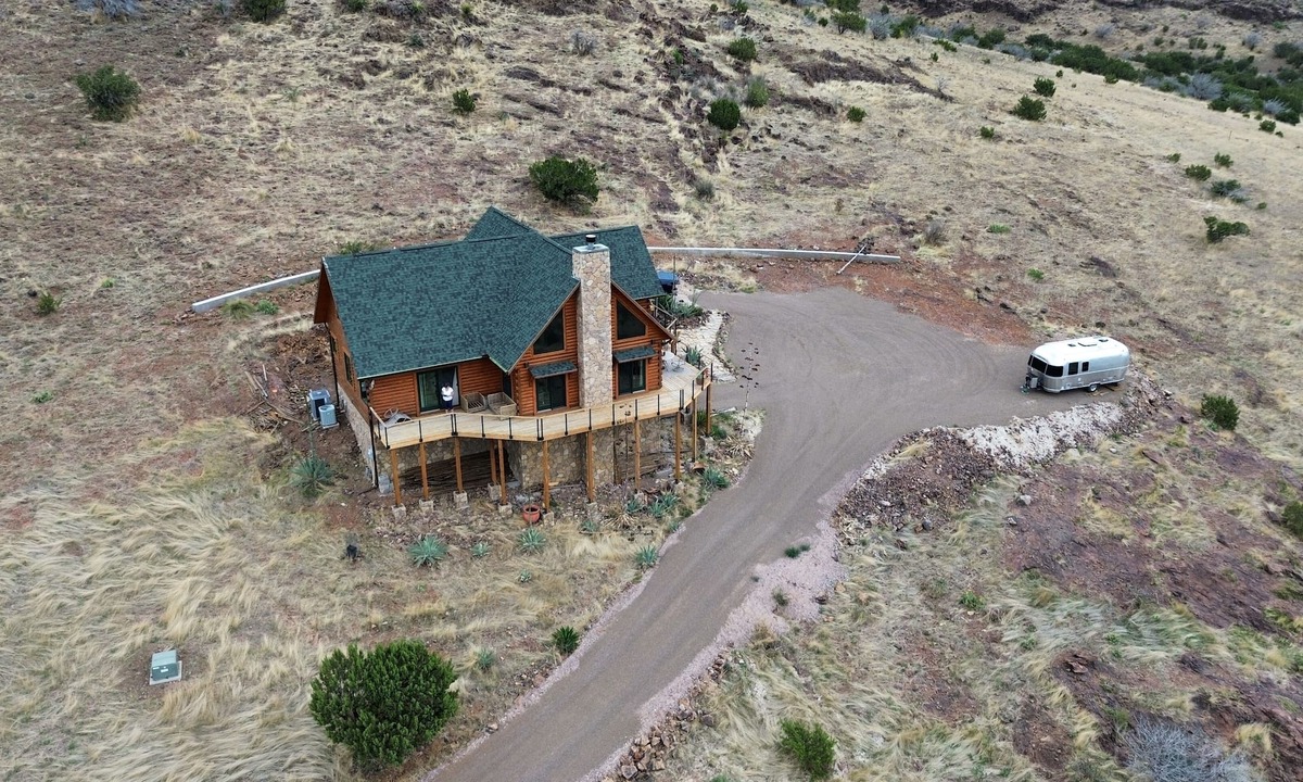 Marfa House | Rocky Top Cabin: Near Alpine and Marfa with views!