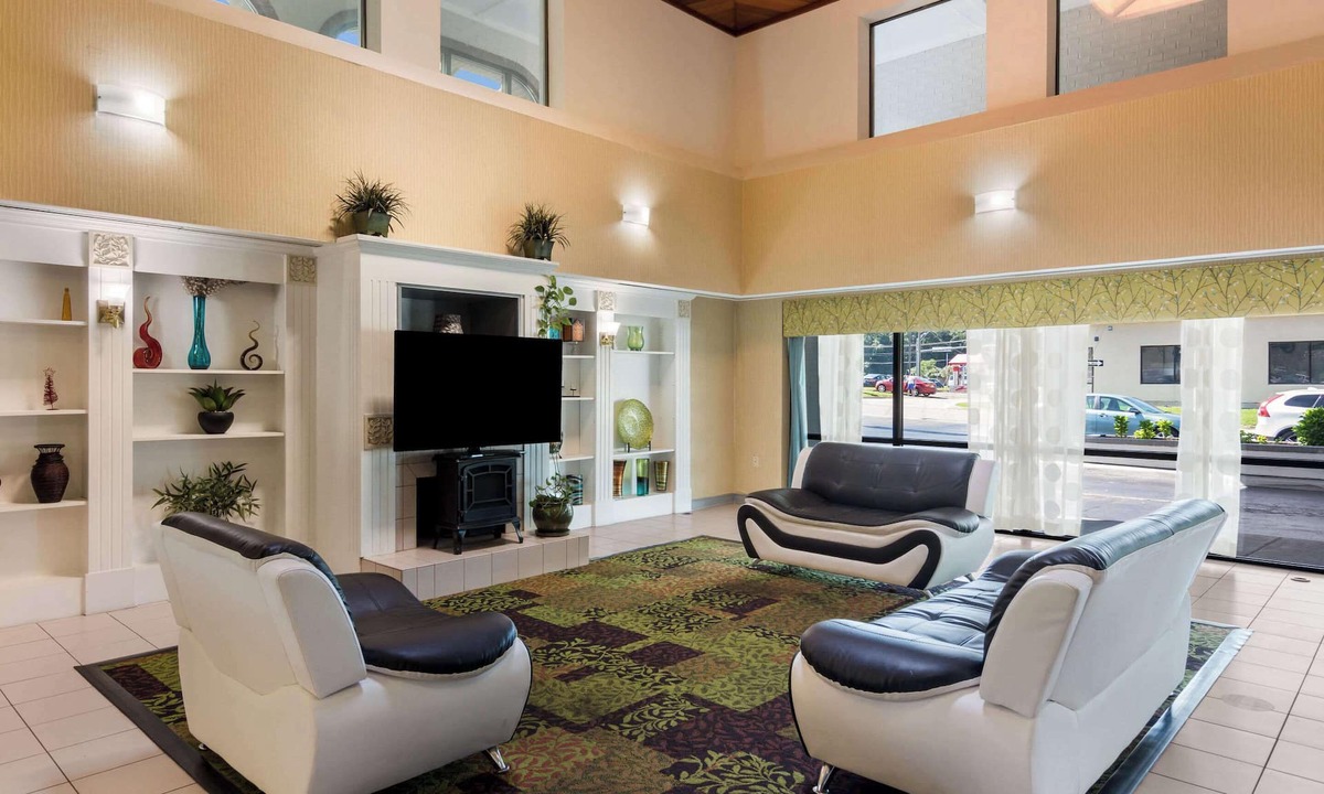 Hopewell Hotel | Rodeway Inn At Fort Lee