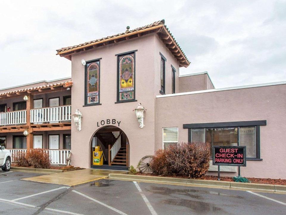 Baker City Hotel | Rodeway Inn Baker City