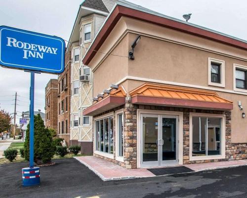Belleville Hotel | Rodeway Inn Belleville