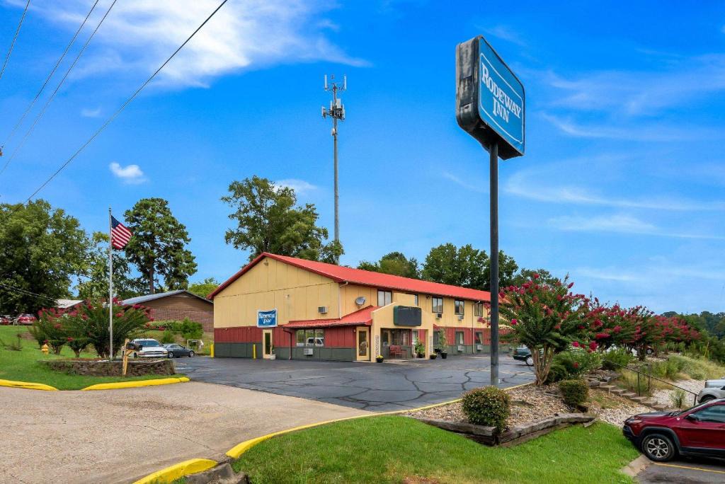 Benton Hotel | Rodeway Inn Benton