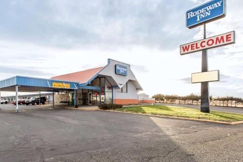 Boardman Hotel | Rodeway Inn Boardman - Hermiston