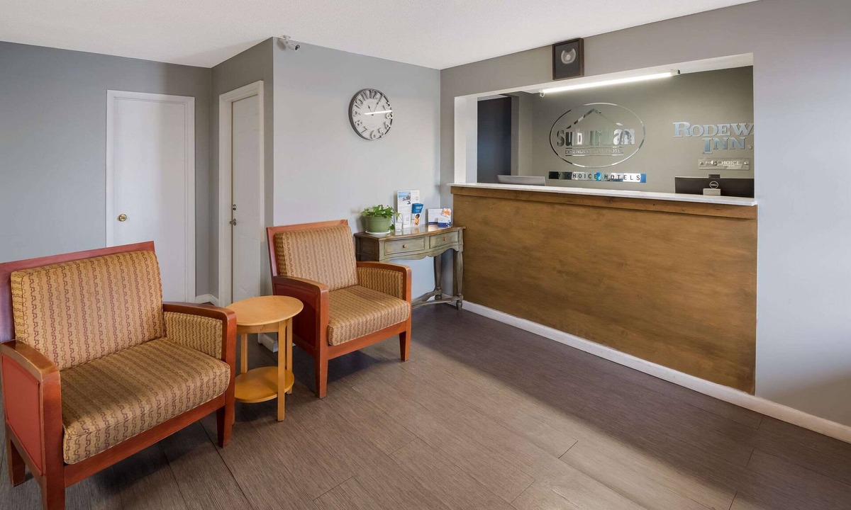 Brazil Hotel | Rodeway Inn Brazil