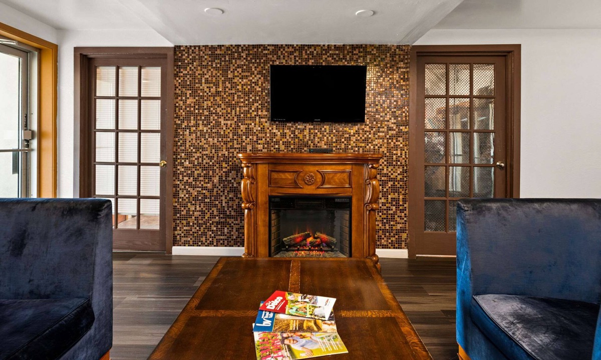 Brooklawn Hotel | Rodeway Inn Brooklawn