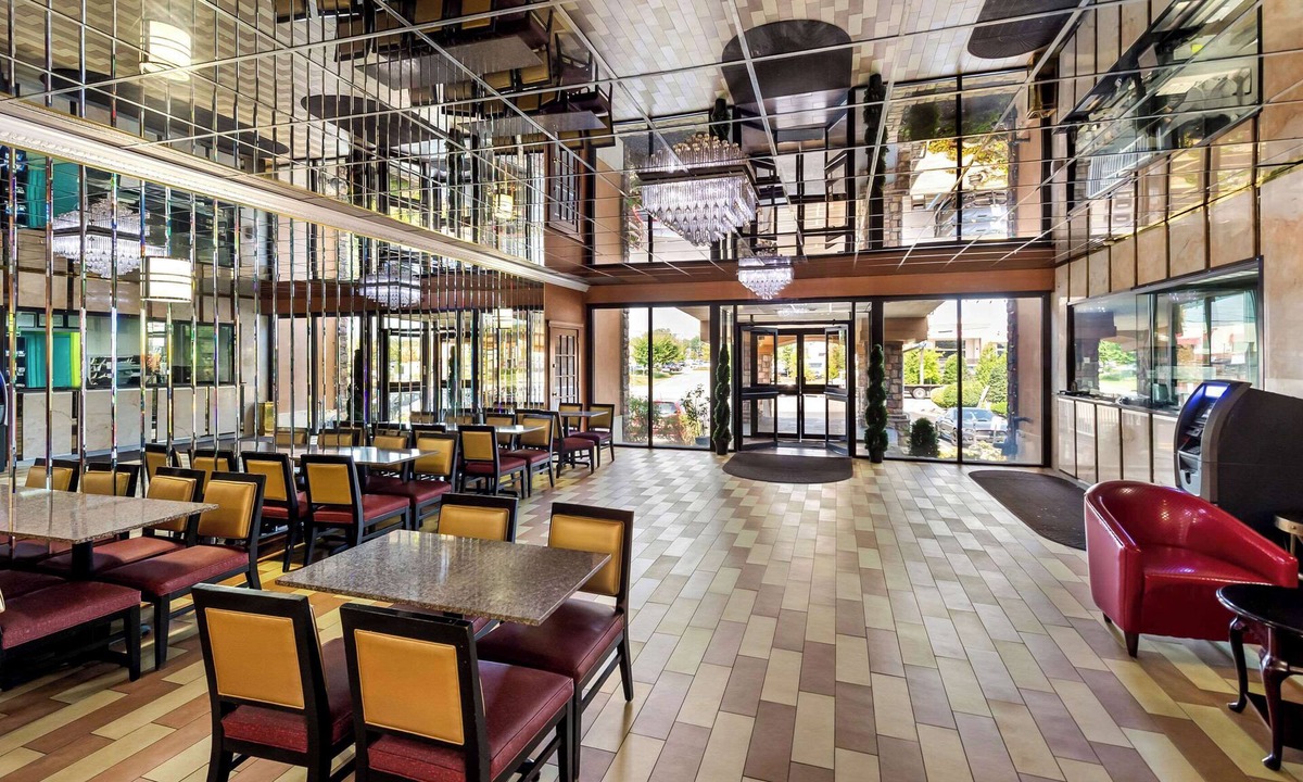 Little Ferry Hotel | Rodeway Inn Capri