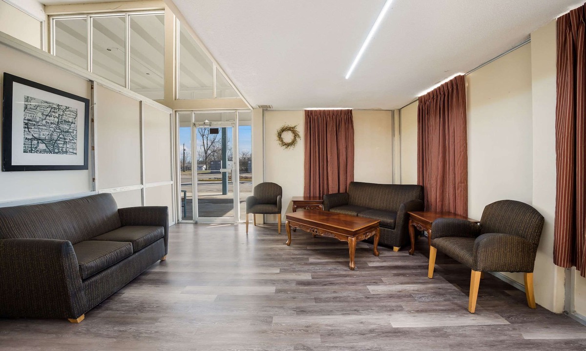 Adel Hotel | Rodeway Inn Cecil