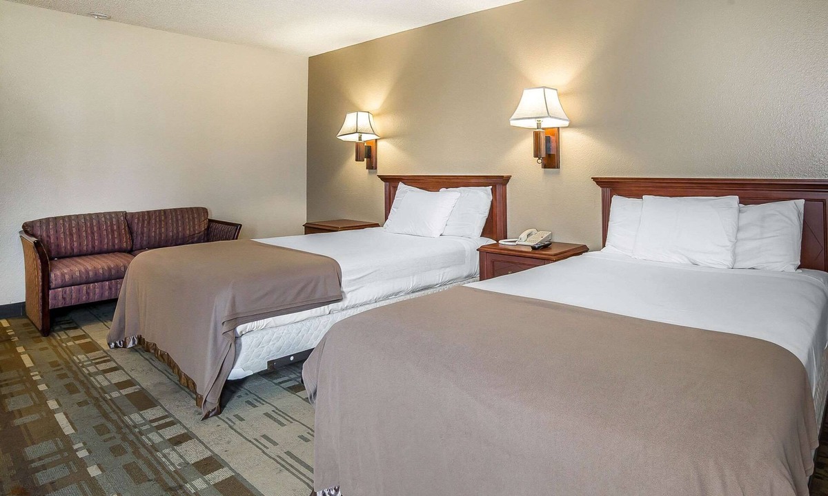 Cheyenne Hotel | Rodeway Inn Cheyenne I-80 East