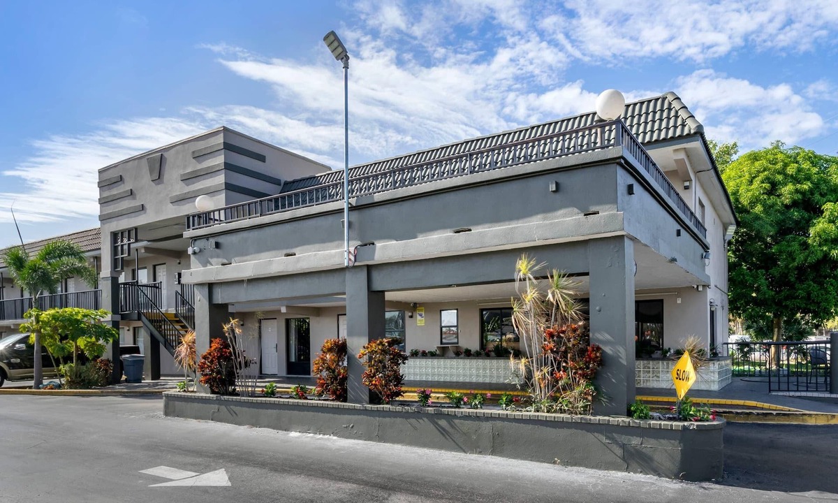 Clearwater Hotel | Rodeway Inn Clearwater - Dunedin