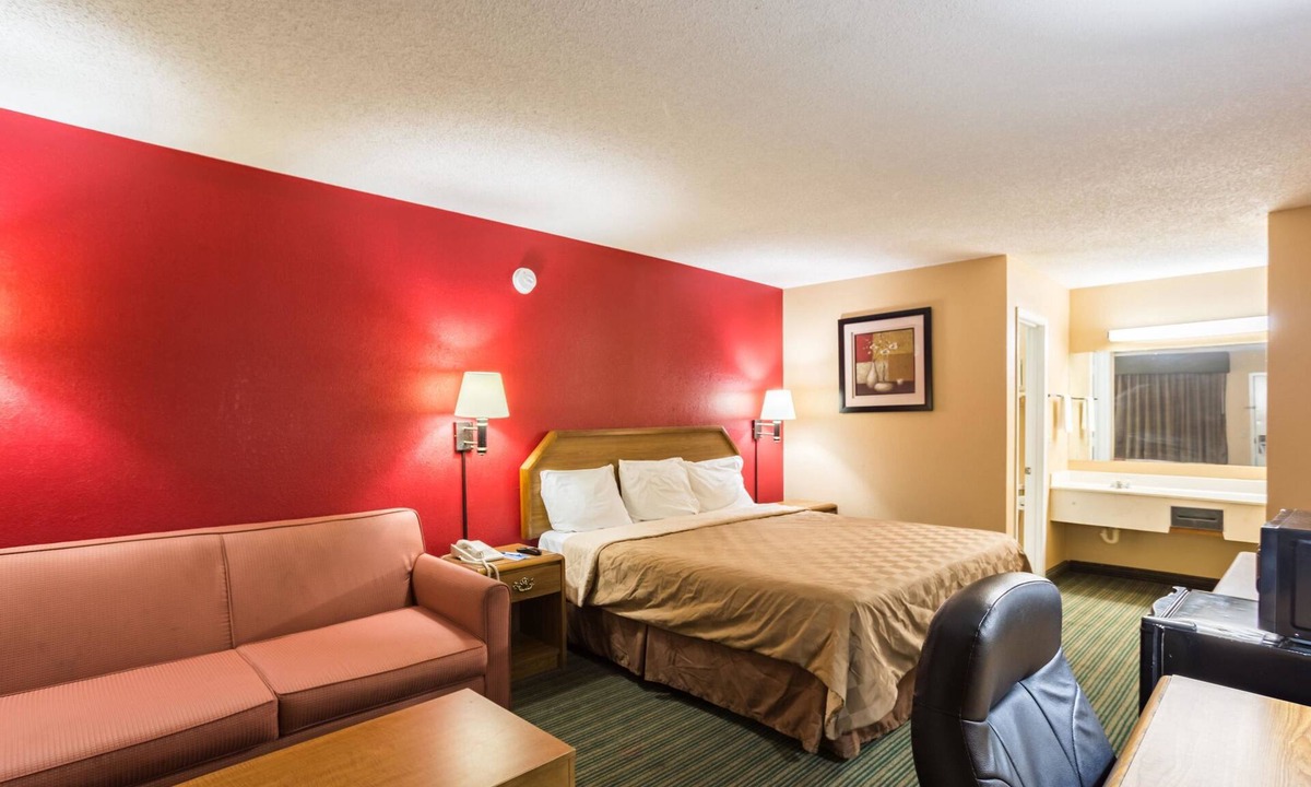 Hazlehurst Hotel | Rodeway Inn Hazlehurst