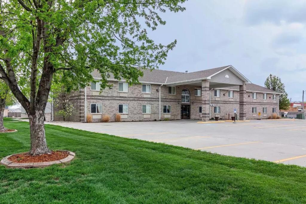 Holdrege Hotel | Rodeway Inn Holdrege