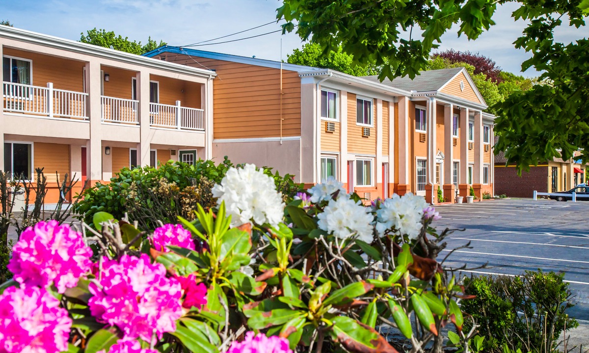 Middletown Hotel | Rodeway Inn Middletown