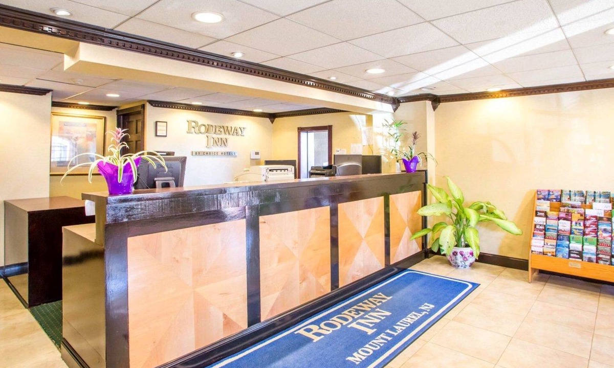 Mount Laurel Hotel | Rodeway Inn Mount Laurel Hwy 73