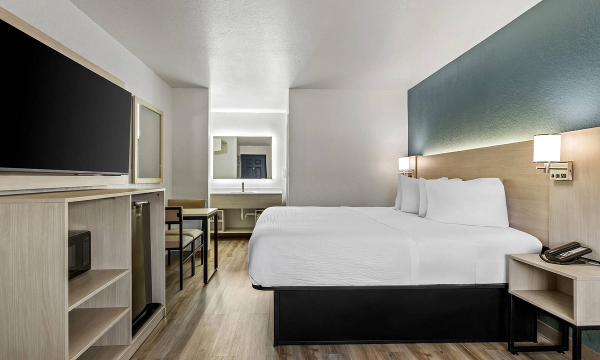 Muskogee Hotel | Rodeway Inn Muskogee