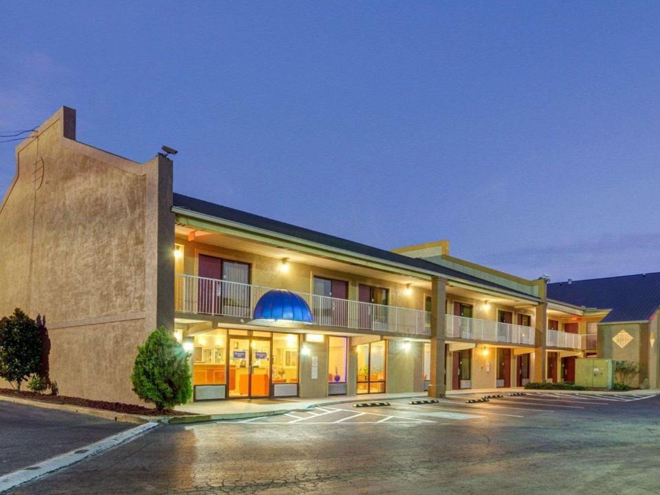 Norcross Hotel | Rodeway Inn Norcross