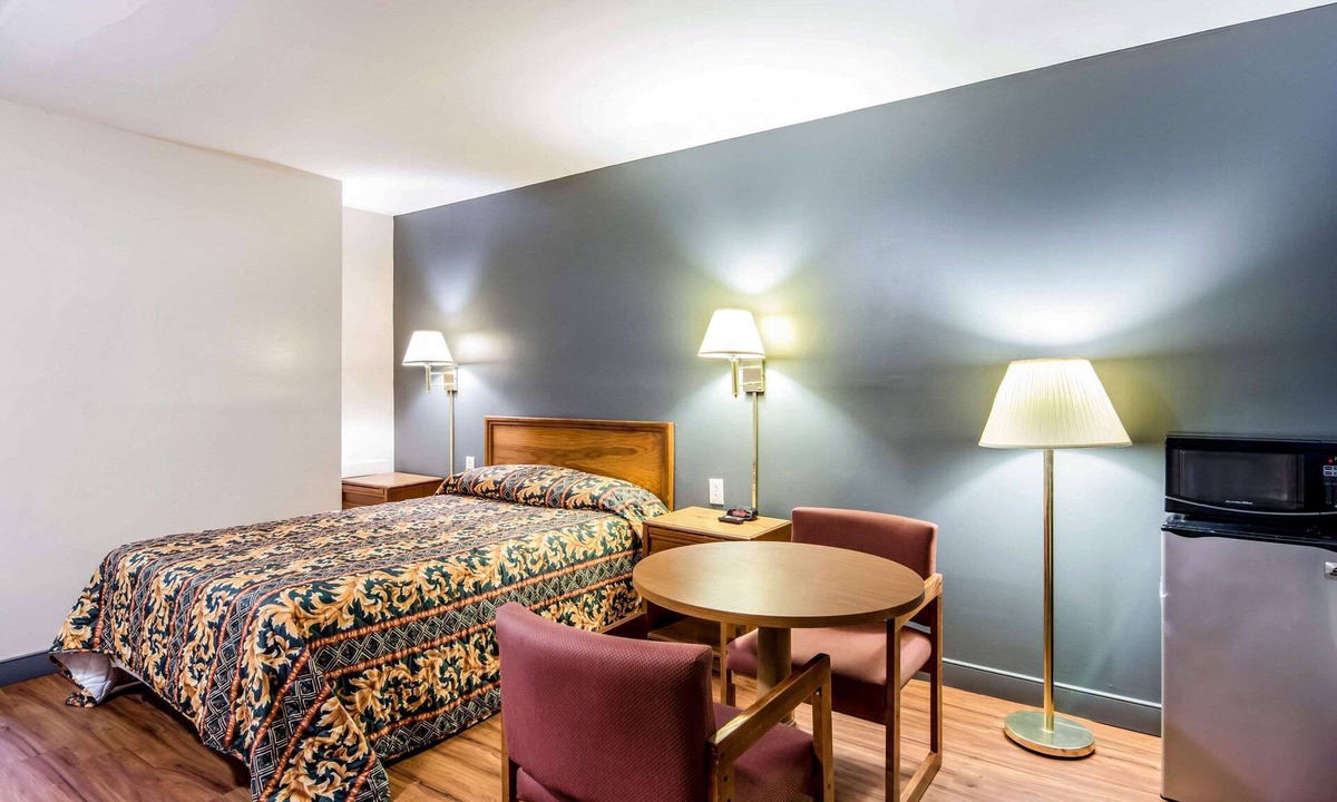 North Chesterfield Hotel | Rodeway Inn Richmond South