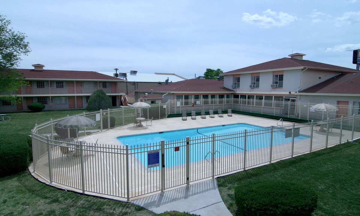 Roswell Hotel | Rodeway Inn Roswell West
