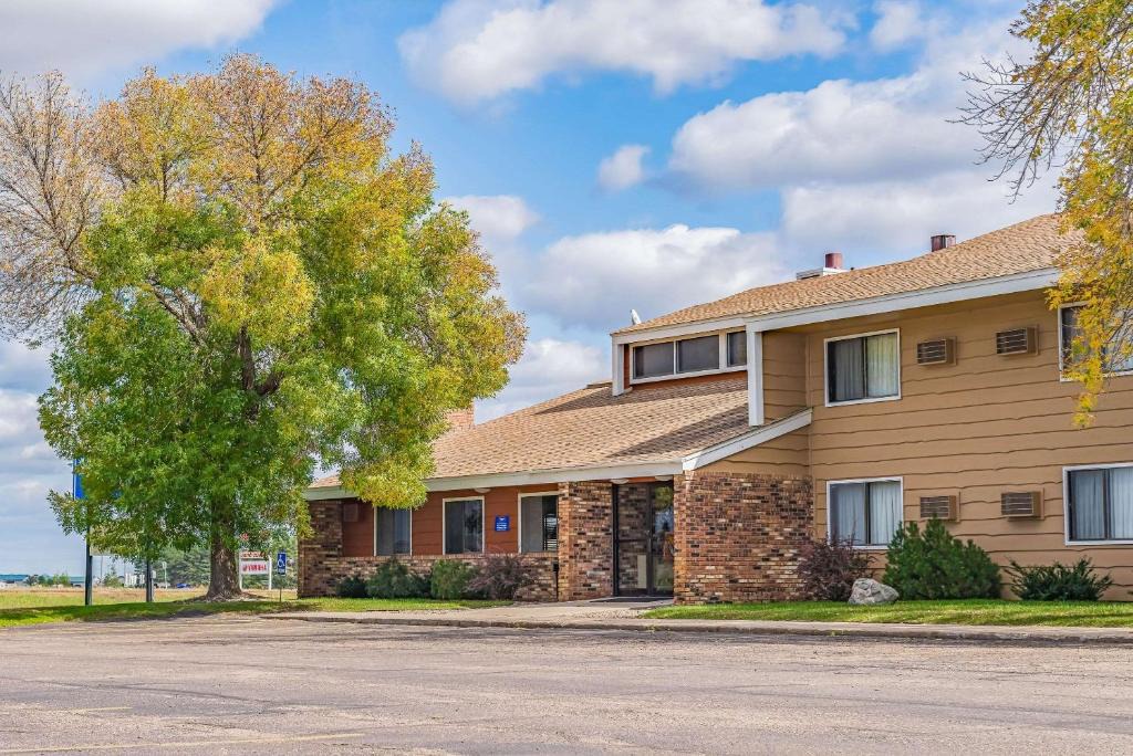 St. Joseph Hotel | Rodeway Inn Saint Joseph