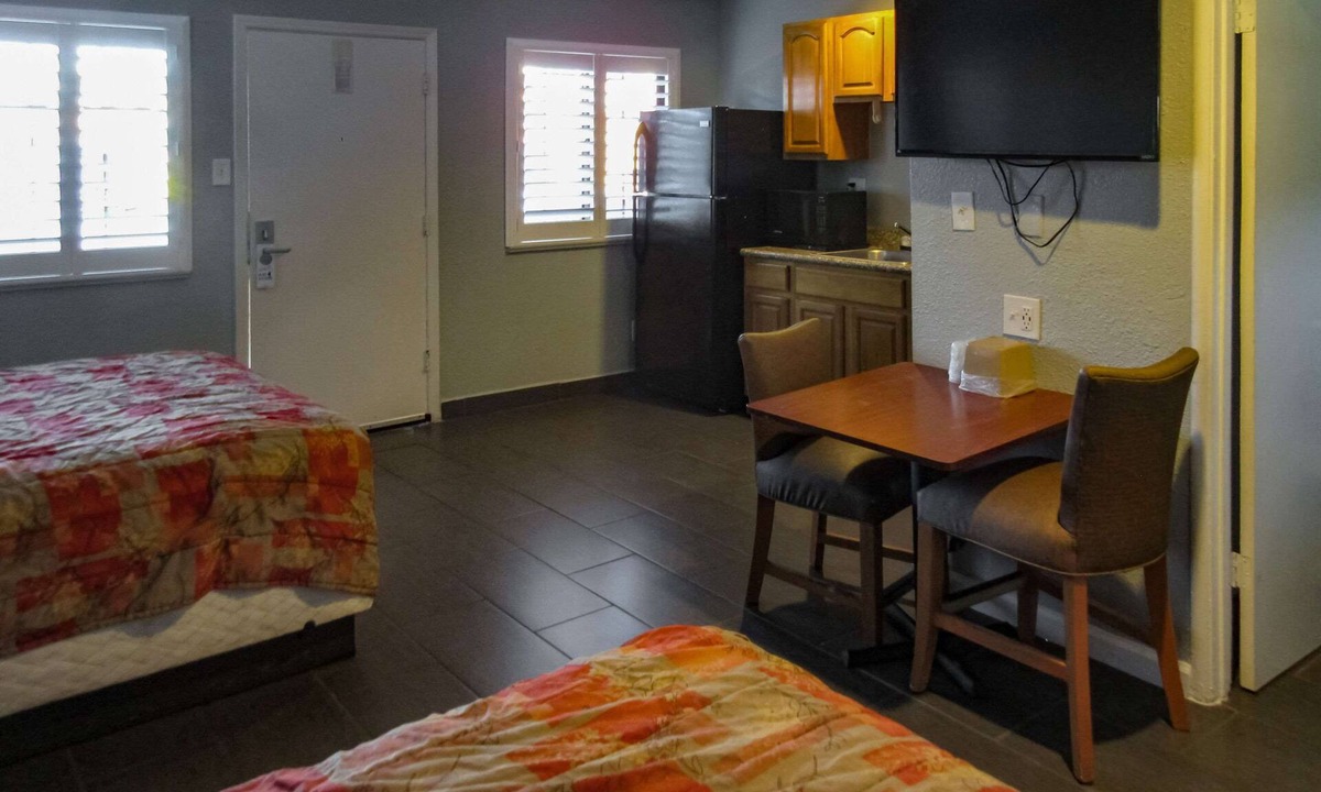 San Pablo Hotel | Rodeway Inn San Pablo Hilltop