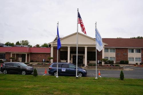 East Windsor Hotel | Rodeway Inn & Suites East Windsor